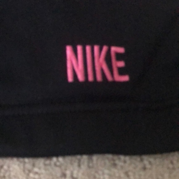 This is a girls size 10-12 Nike sweater! - Picture 2 of 4